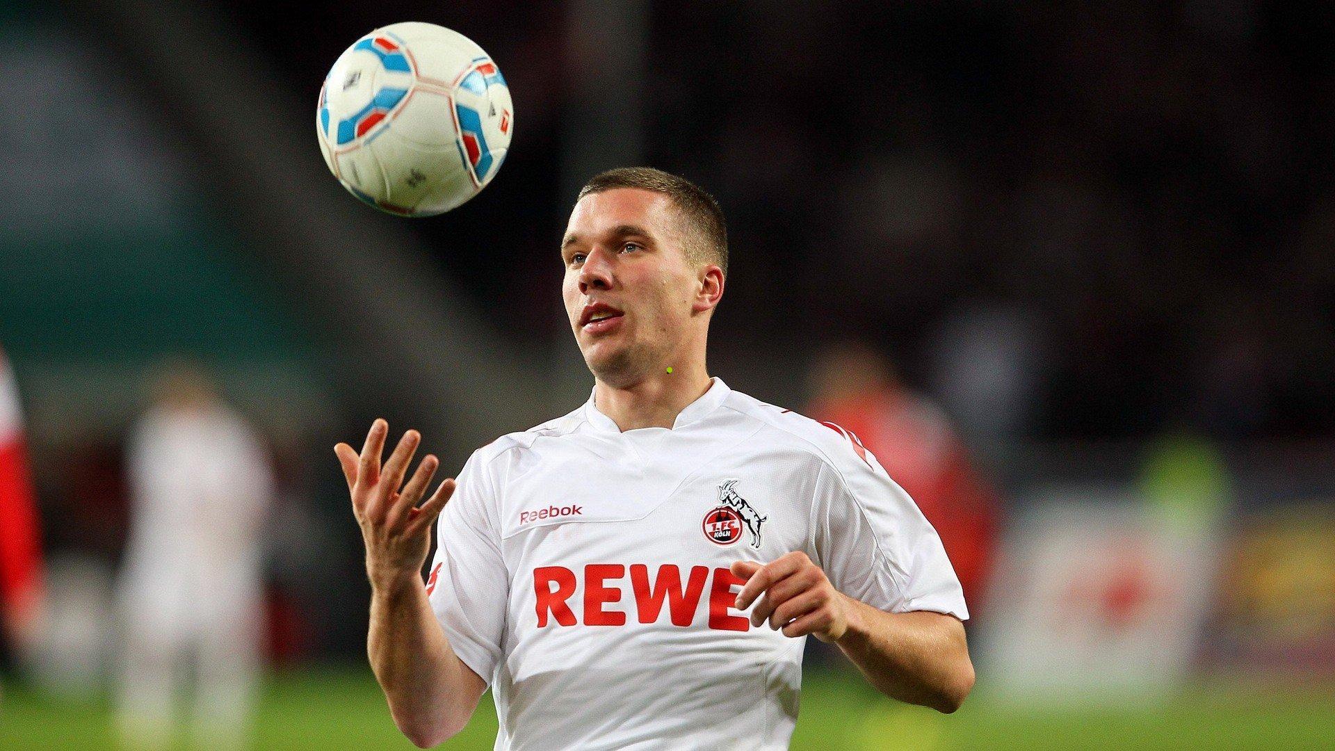 重塑德国锋线!斯图加特2米高塔沃尔特马德获封新轰炸机,6500万身价引爆德甲