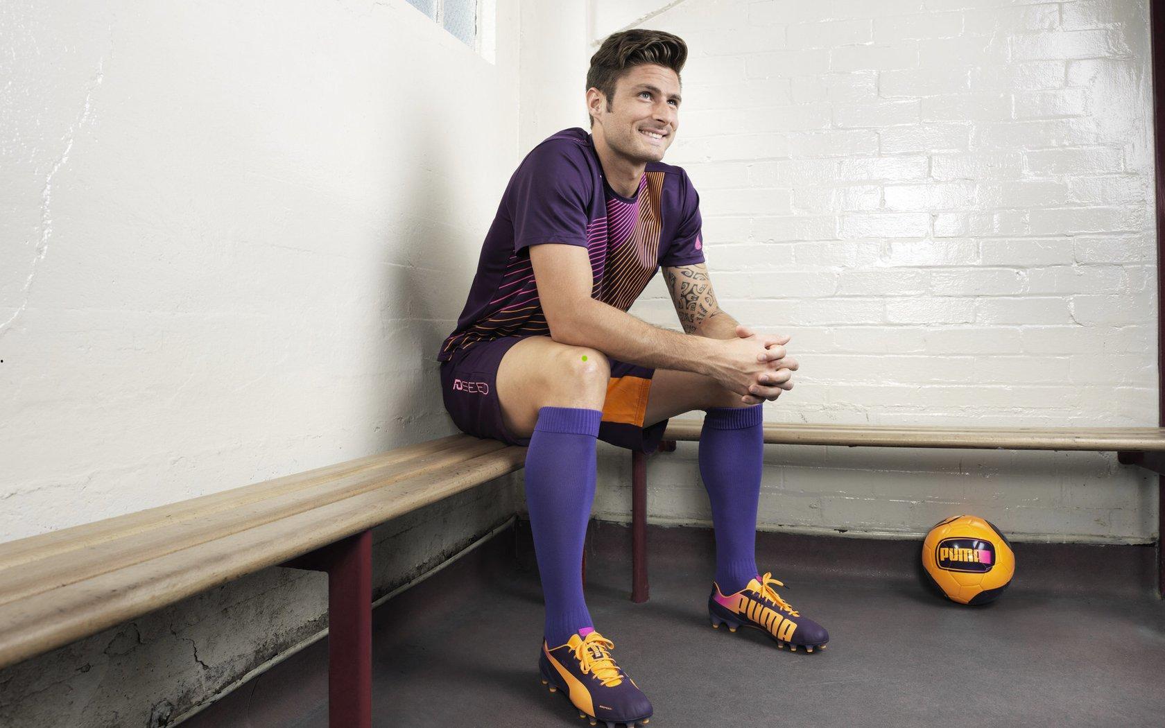  官方平台|切尔西与阿森纳引爆转会市场 领跑马赛锋煞罗比尼奥-瓦斯争夺战