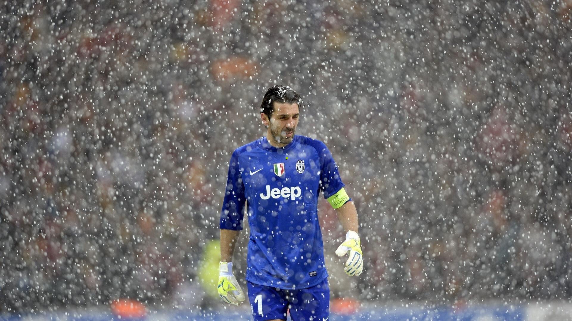  体育赛事|多家足球俱乐部退出，是足球的悲哀还是重生契机？